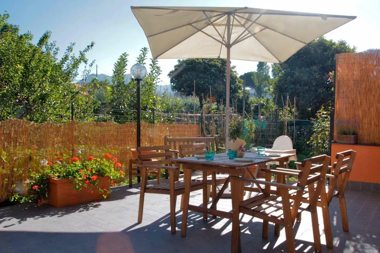 Appartamento Con Giardino Dolcemare Σέστρι Λεβάντε Διαμέρισμα